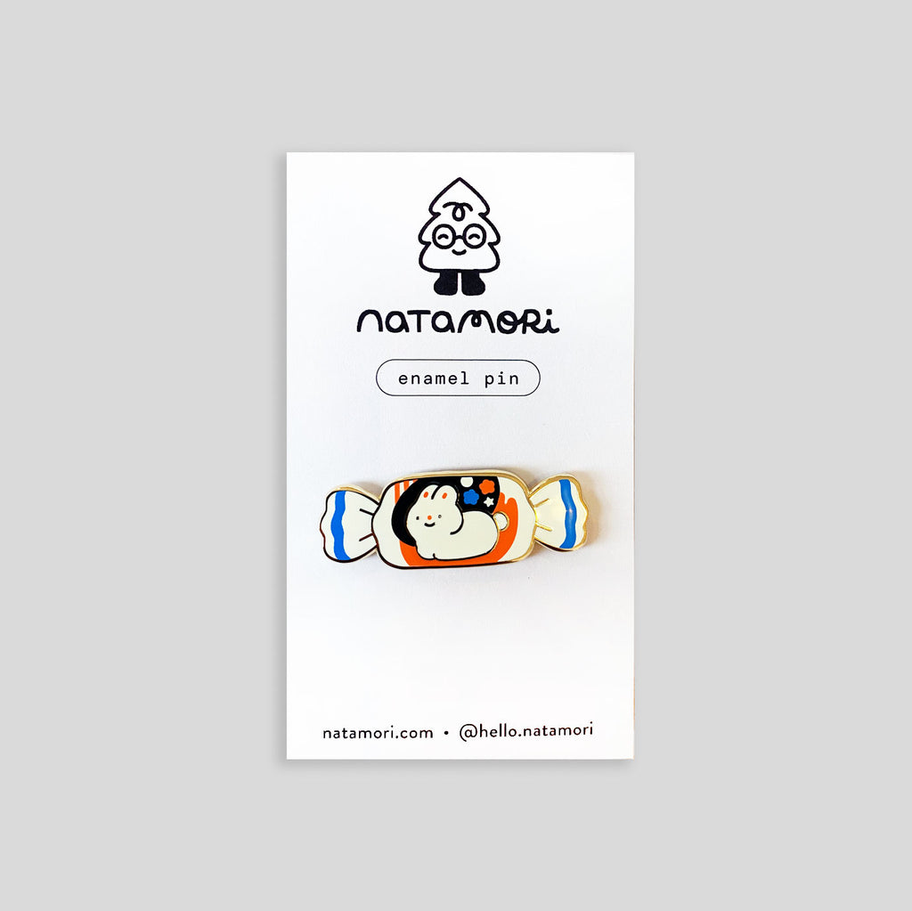 Natamori | Pin Badge - White Rabbit Candy