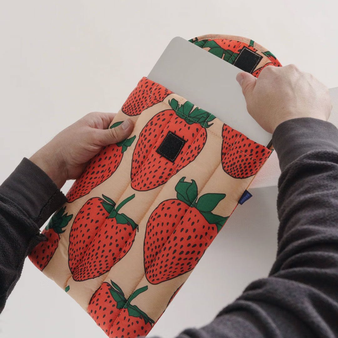 Baggu Puffy Laptop Sleeve 13"/14" |Strawberry