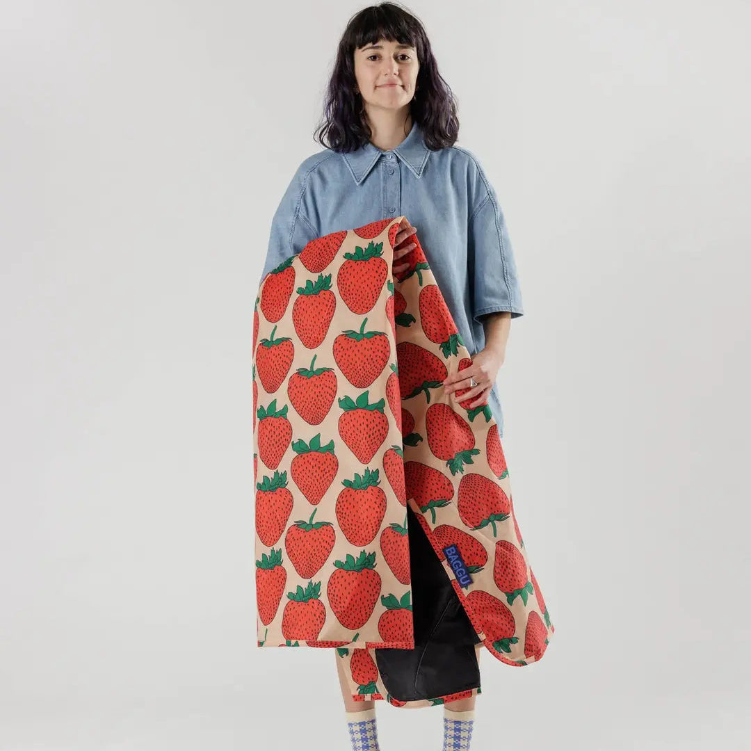 Puffy Picnic Blanket | Strawberry